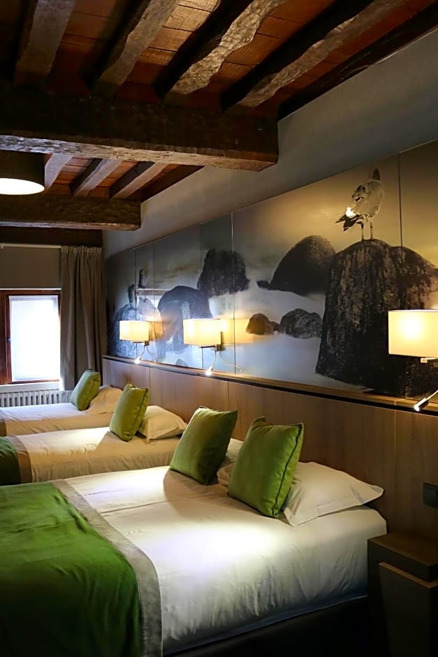 Mouton Blanc Hotel