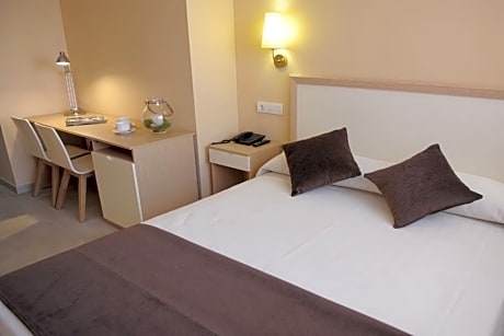 DOUBLE ROOM INTERIOR