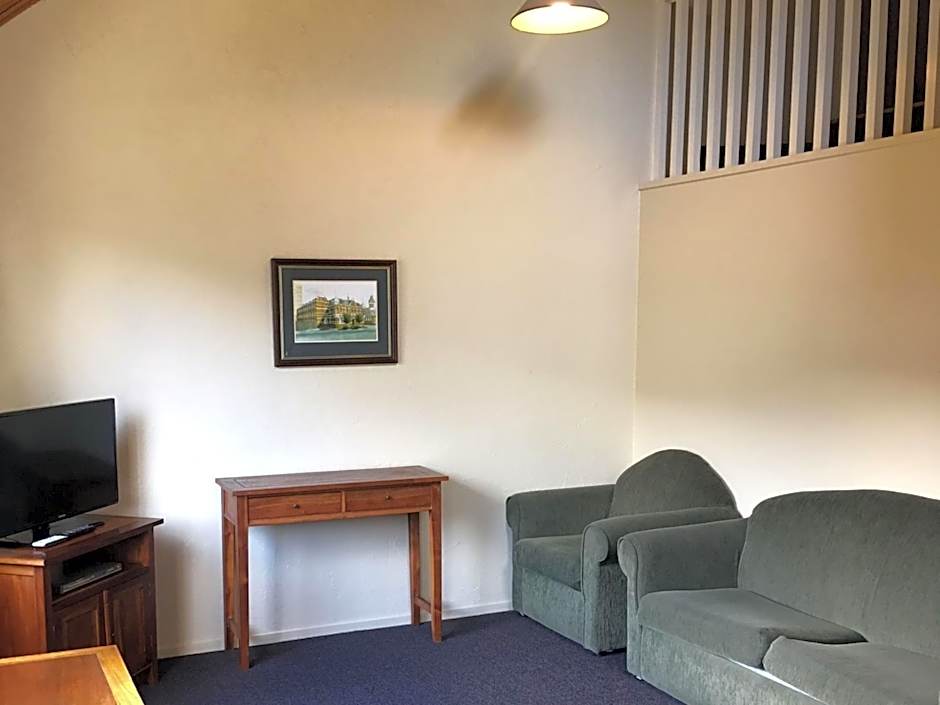 Woodlands Motels And Apartments