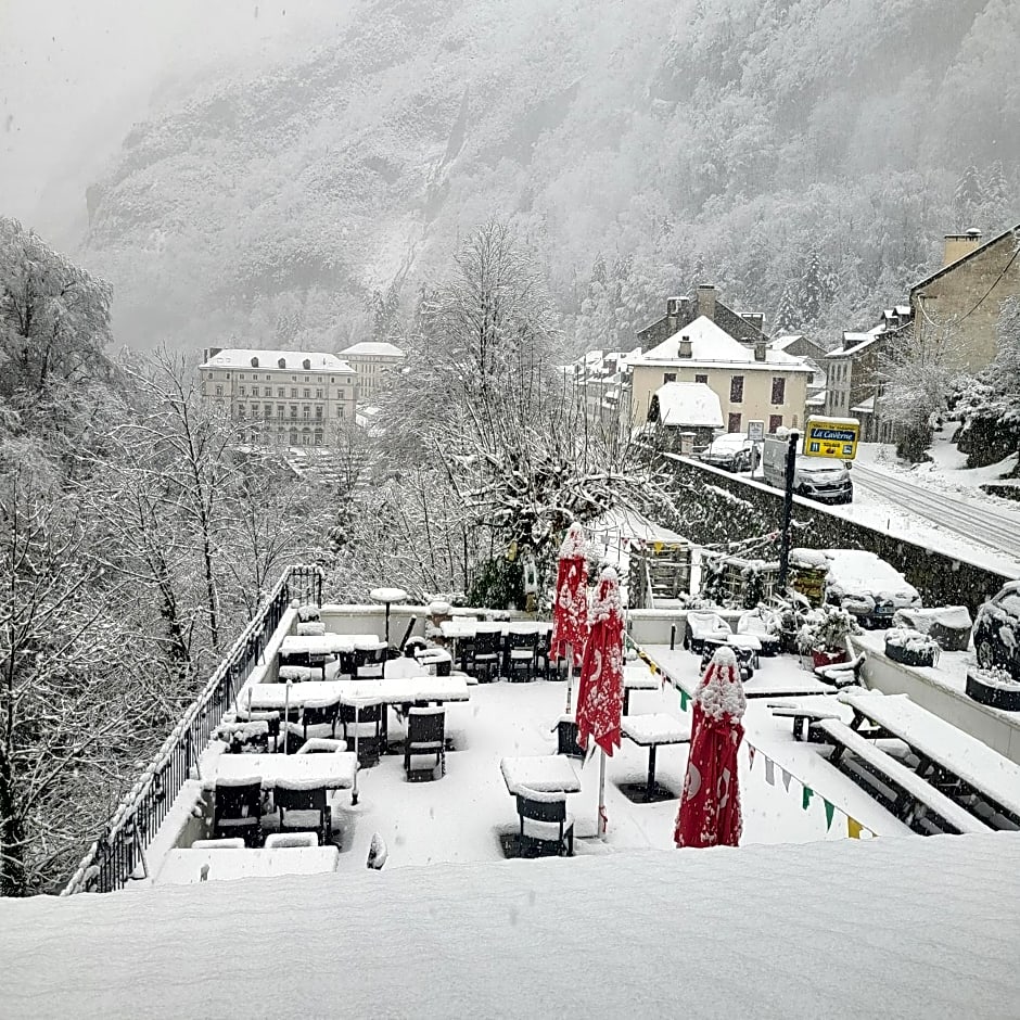 Auberge La Caverne