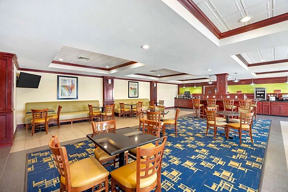 Best Western Plus Pratt