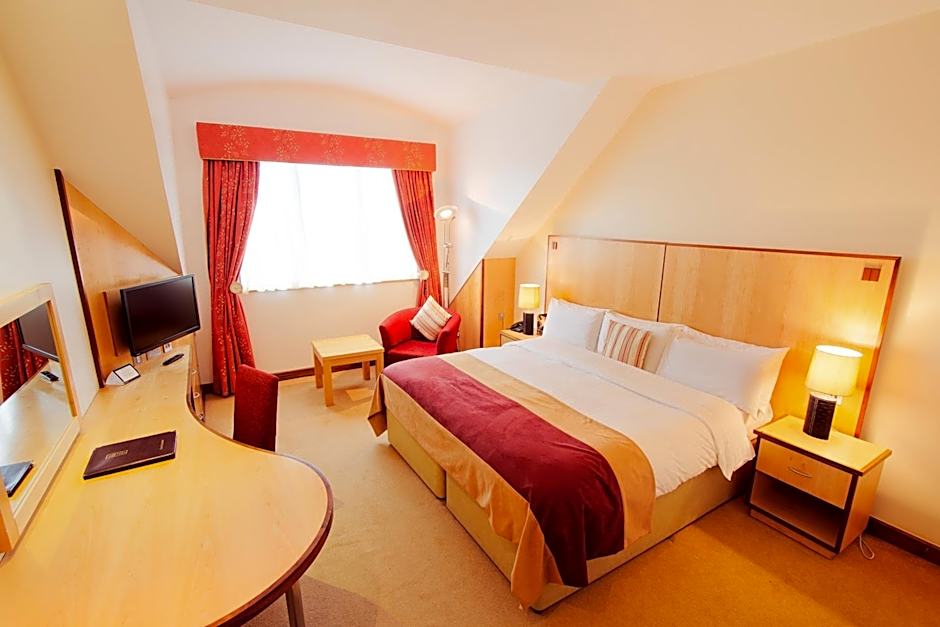 La Mon Hotel & Country Club