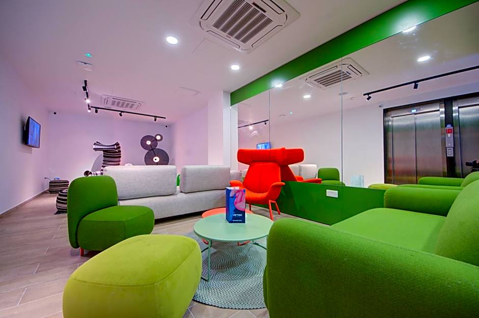 IKYK Hotel- IK Collection