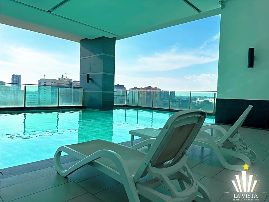 The Shore Hotel & Residences By La VISTA