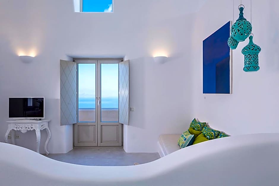 Skyfall Suites - Adults Only