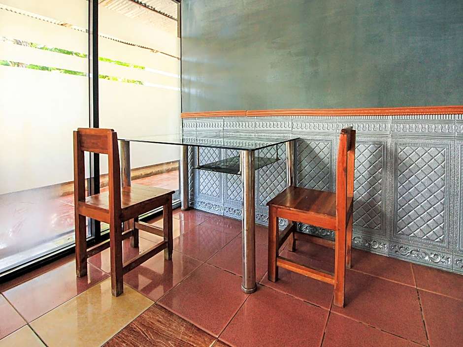 OYO 91855 Big Hotel Kendari