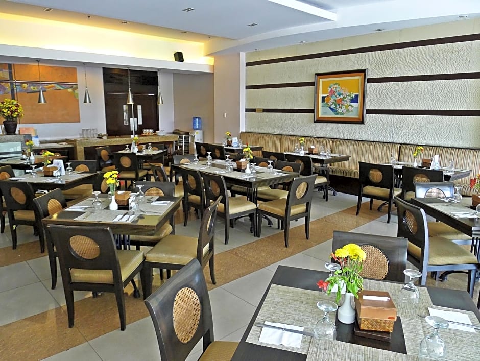 Baguio Burnham Suites Hotel