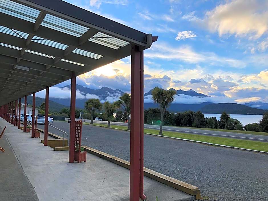 Manapouri Lakeview Motor Inn