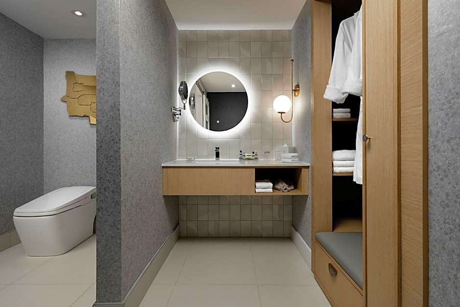 Photo 1 of 6 of Executive 2 Bedroom 1 King Bed Suite