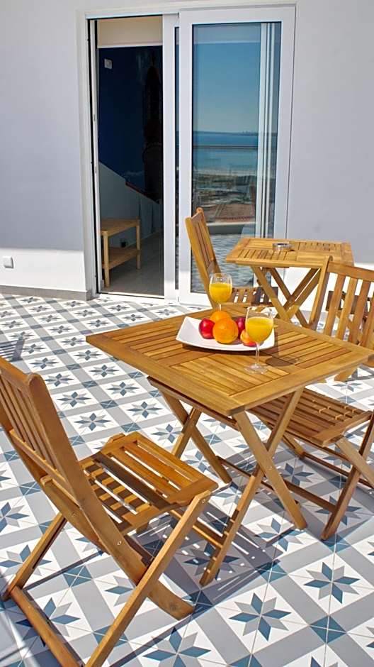 Topcity Hostel & Suites