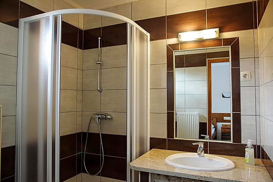 Kispipa Panzió – Szombathely, OR