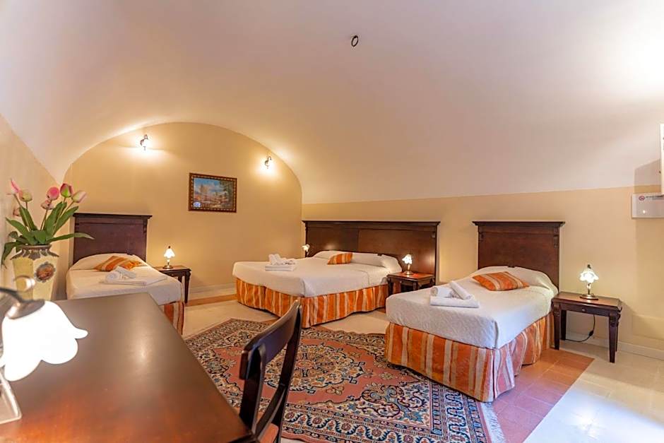 Photo 1 of 6 of Quadruple Room