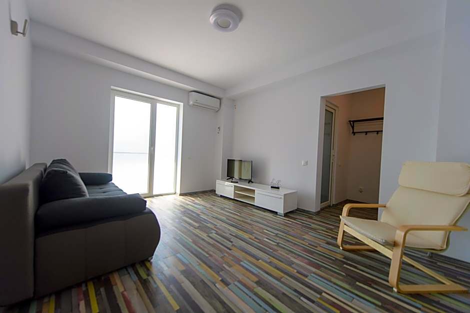 Photo 1 of 10 of Apartment
