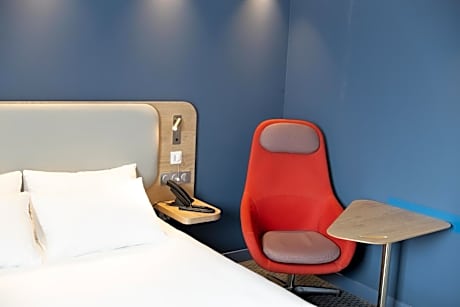 Standard Queen Room - Accessible with Free Breakfast