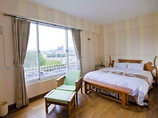 Smile Food Spa Bed and Breakfast