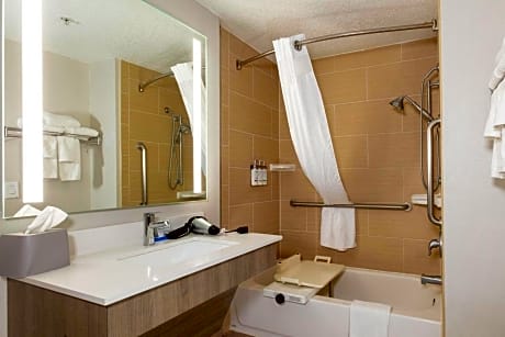 King Room - Mobility Access/Hearing Accessible