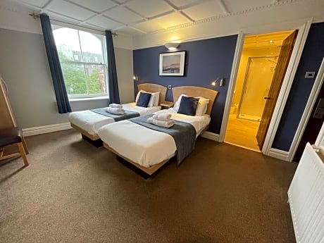 2 Beds