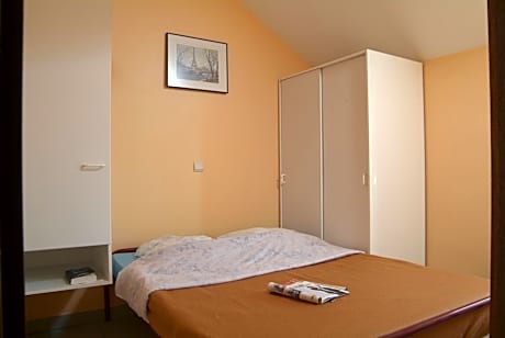 Holiday Home (5 Adults)