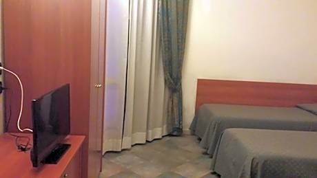 Triple Room with Private Bathroom