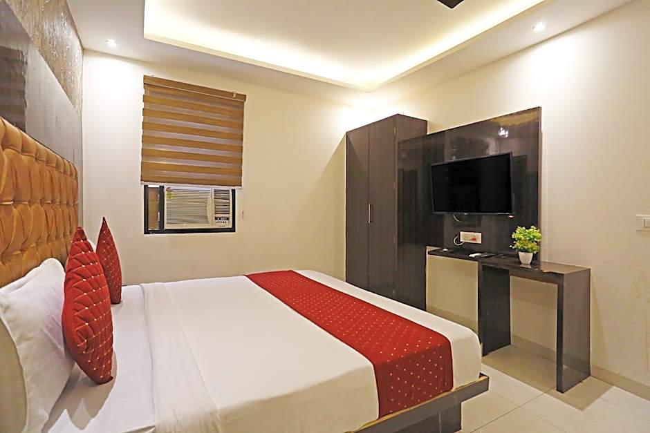Hotel Iconic Suite - Near Delhi Airport