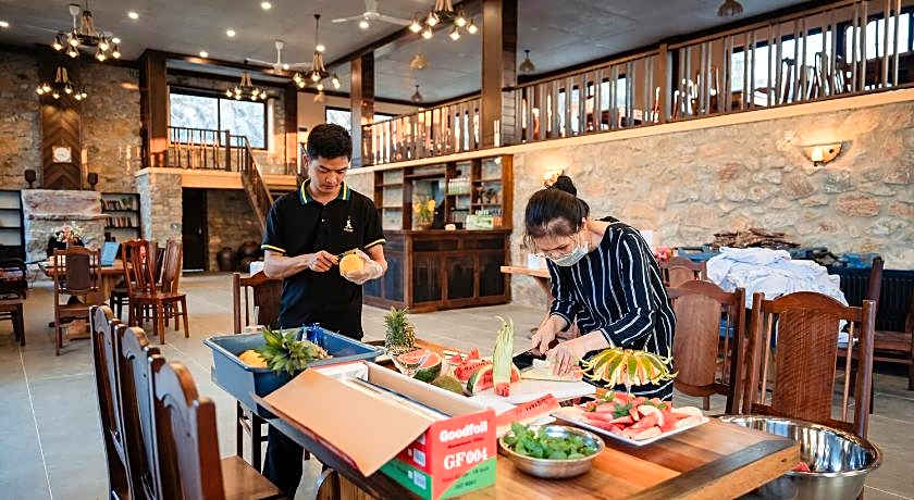 Khuoi Han Ecolodge Cao Bang