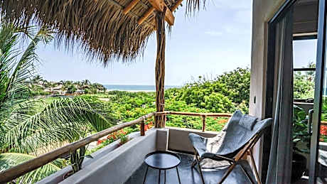 Casa Leah - Full Ocean View Apartment- Zicatela - AC in Bedroom - Steps To Beach - Steps to la Punta