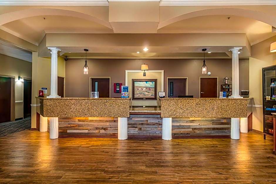Best Western Plus Shamrock Inn & Suites