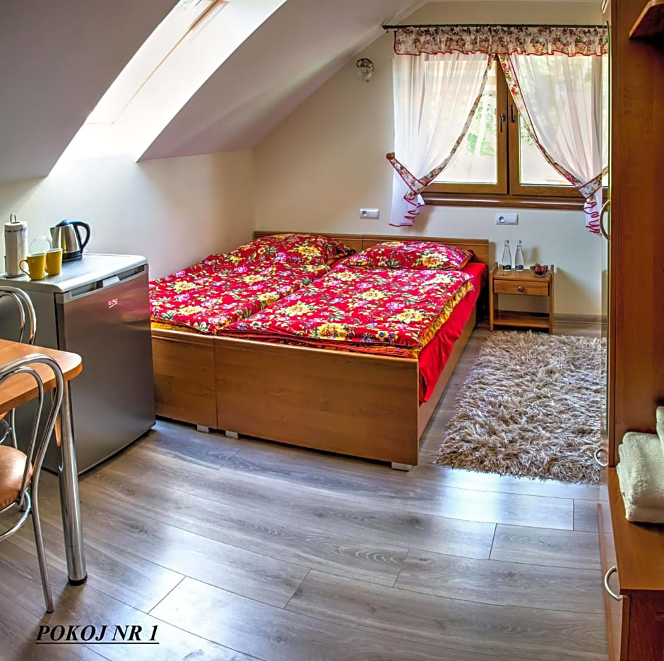 Domki i Pokoje u Borsa