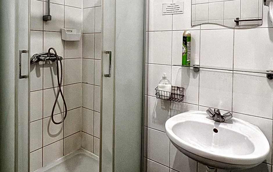 Fry House Hostel - 15min to Dworzec Zachodni, 5min to Klub Progresja