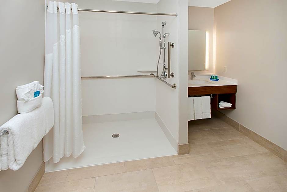 Holiday Inn Express & Suites Sterling Heights-Detroit Area By IHG