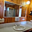 Country Roads Motor Inn