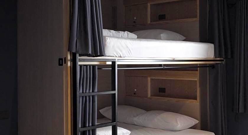 Borbaboom Phuket Poshtel & Hostel