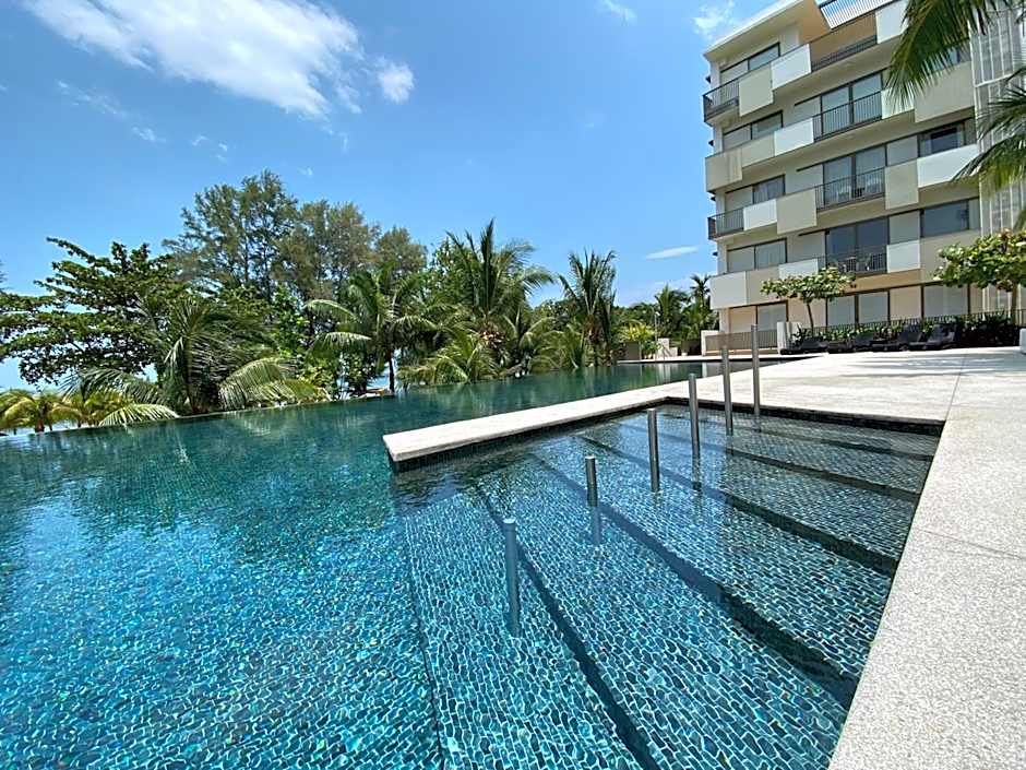 By The Sea Partial Seaview n Mountain View 383