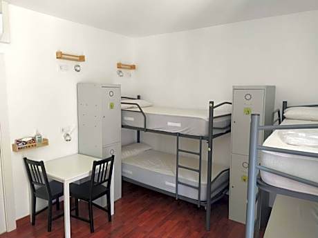 Bunk Bed in 6 Mixed Dormitory Room