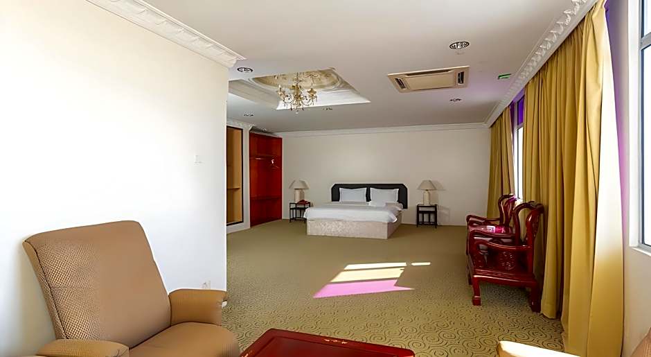 OYO 89619 De Choice Hotel