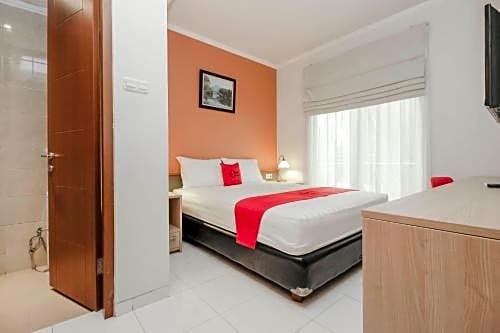 RedDoorz Syariah Plus @ Jatibening