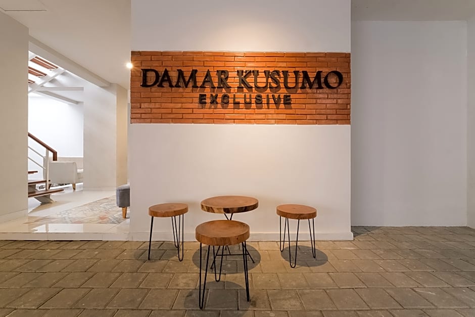 OYO 90023 Damar Kusumo Guest House