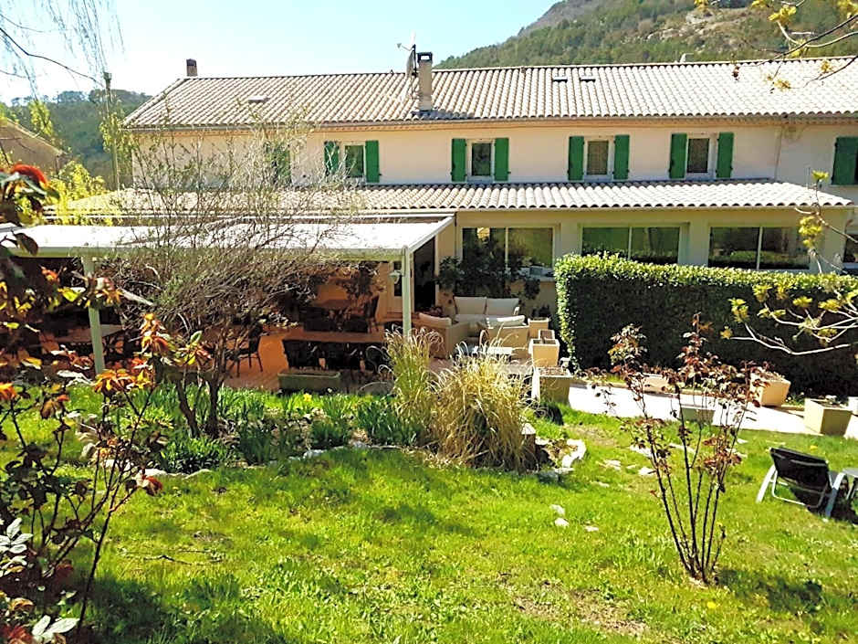 Hôtel Restaurant Le Lachens