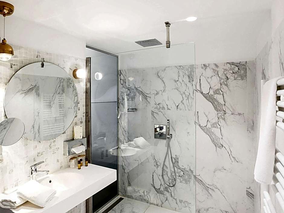 Cannes Center Univers Hotel (future Mercure)