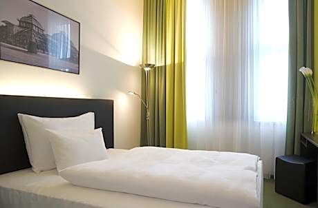 Economy Single Room (1 Twin Bed)