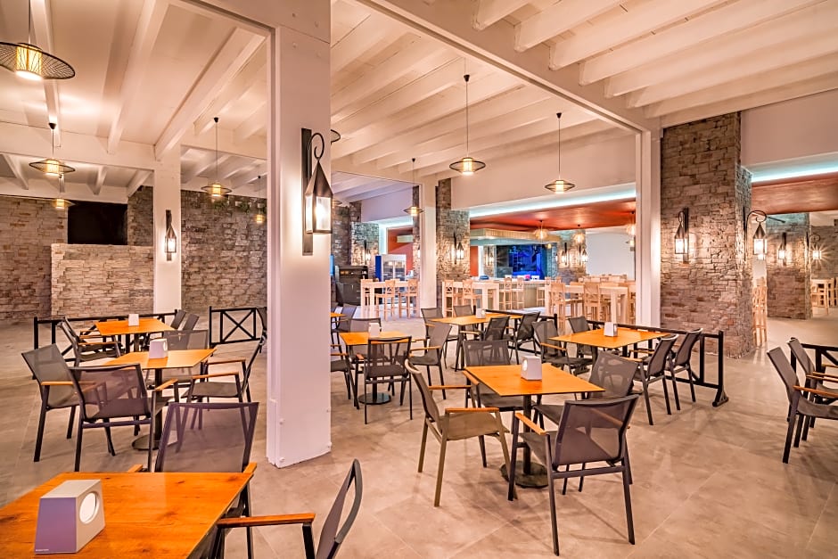 GRAVEL HOTELS SELECT