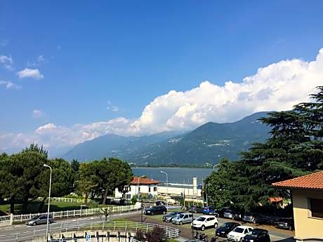 Triple Room with Lake View