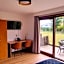 Hotel Westendia and Free Parking Top Breakfast