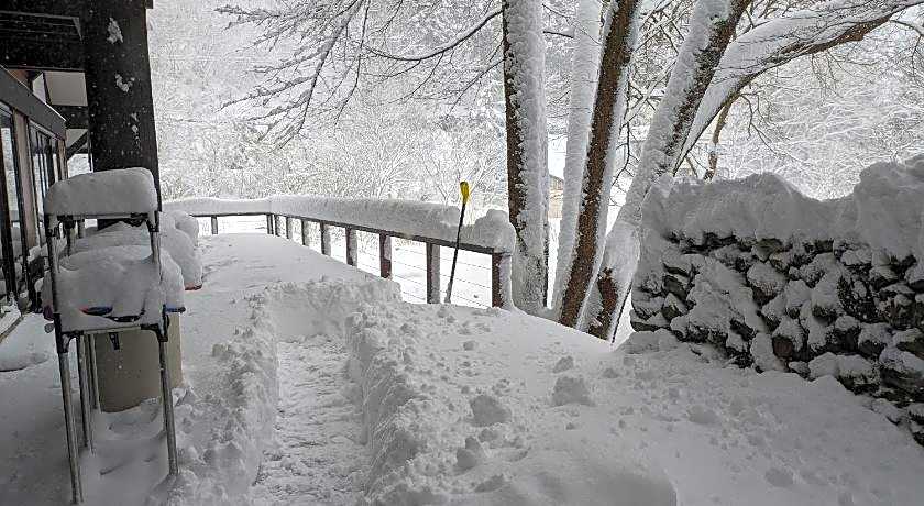 Tanigawa Valley Lodge & Coffee Roastery