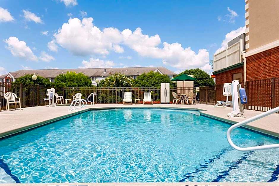 Country Inn & Suites by Radisson, Tifton, GA