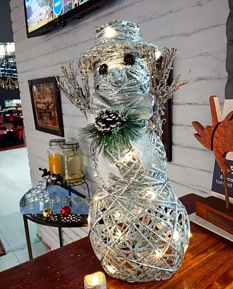 Safari Hotel & Convention Centre