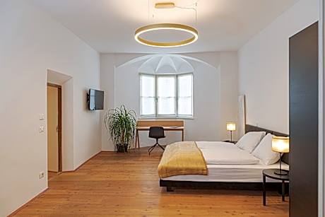 Two-Bedroom Apartment - Annex 492 ft