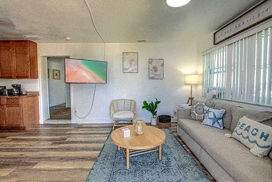 Daytona Shores Inn and Suites