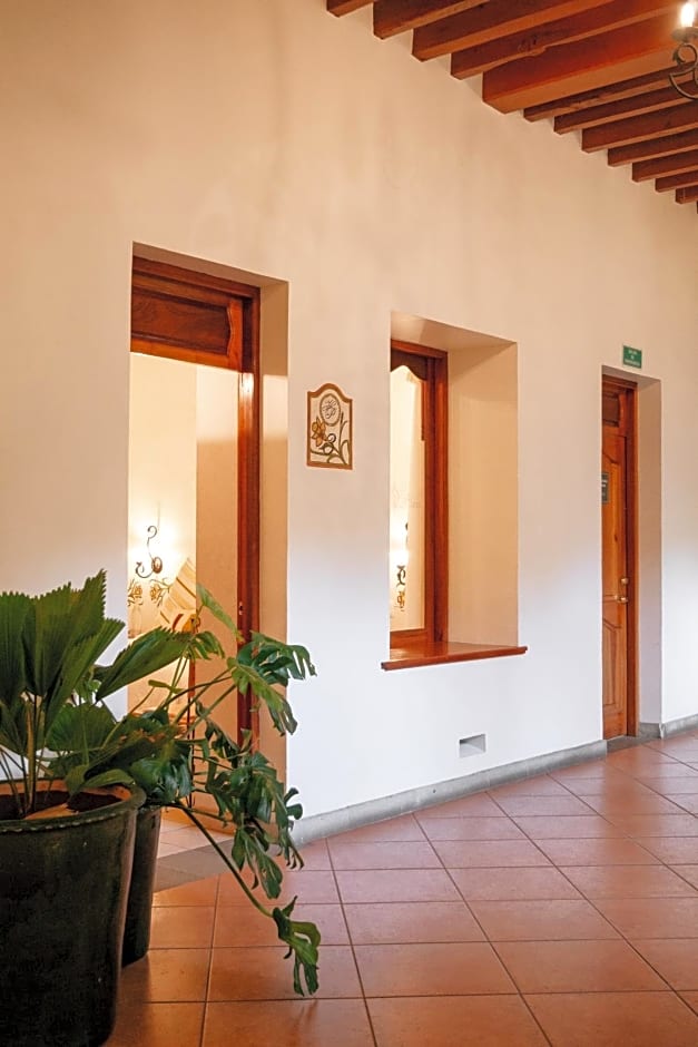 Los Pilares Hotel