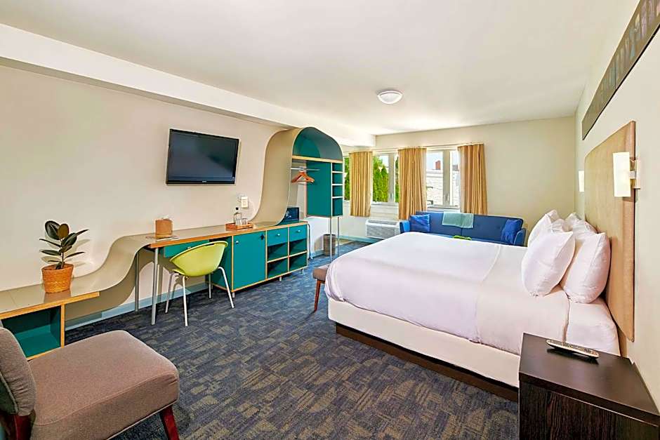 Greenporter Hotel